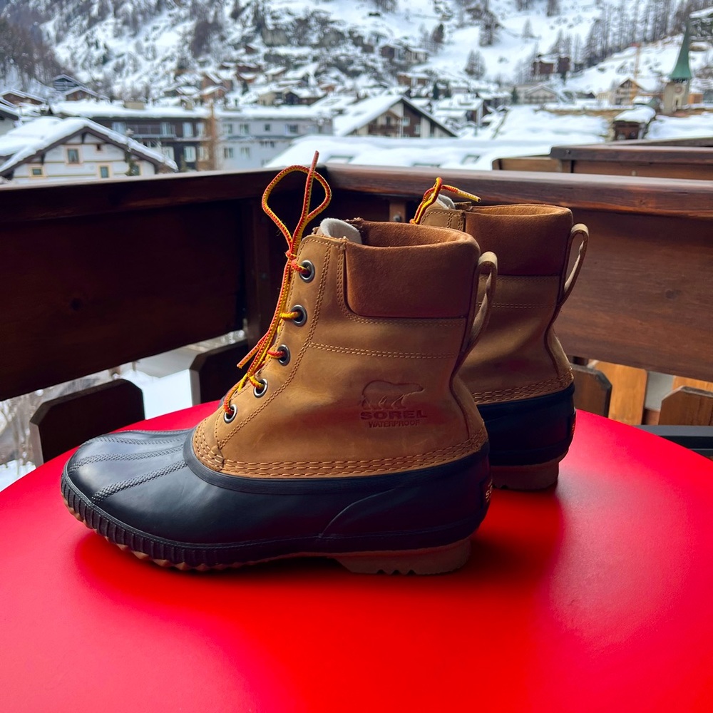 Sorel Cheyanne Waterproof Boots sz 9 1/2